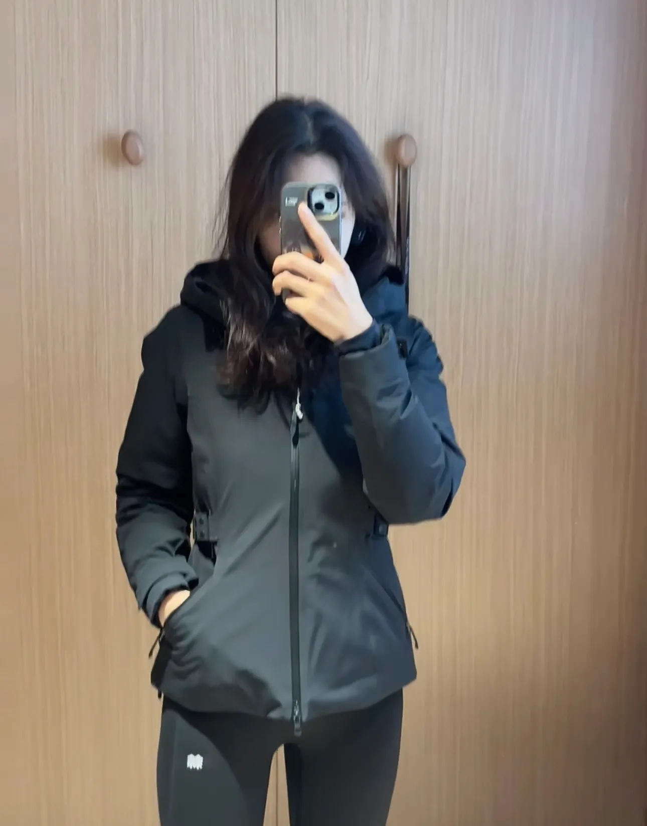 Upper body material picture KOLON SPORT/Kolon Women's HIKING 26fw Waterproof and Breathable Down Jacket Women's HALF BELT Lightweight Goose Down Girls' Waist Short Down Jacket